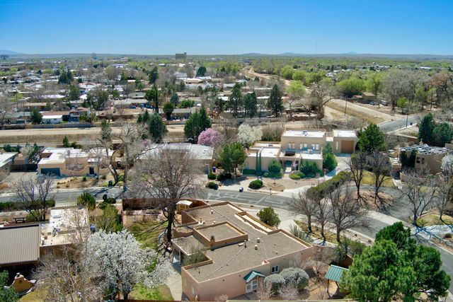 3400 Avenida Charada NW, Albuquerque, NM 87107