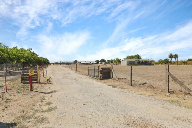 580 W Bowman Rd, French Camp, CA 95231