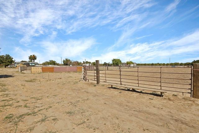 580 W Bowman Rd, French Camp, CA 95231