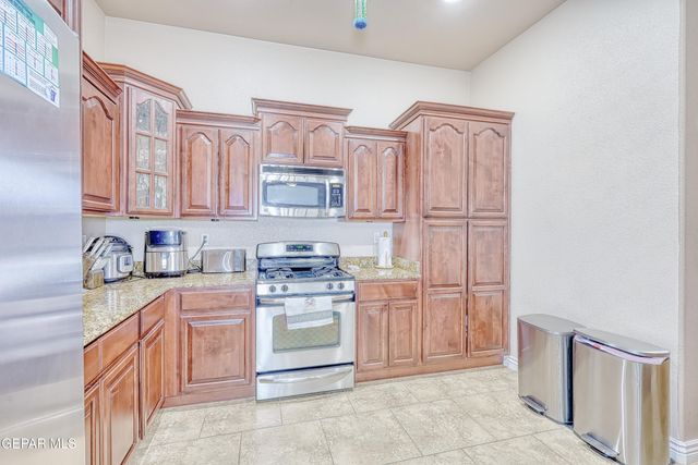 5448 MANUEL GAMEROS Drive, El Paso, TX 79934