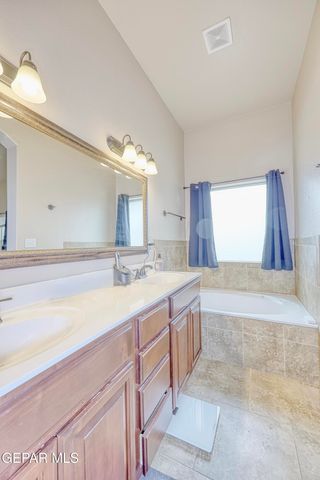 5448 MANUEL GAMEROS Drive, El Paso, TX 79934