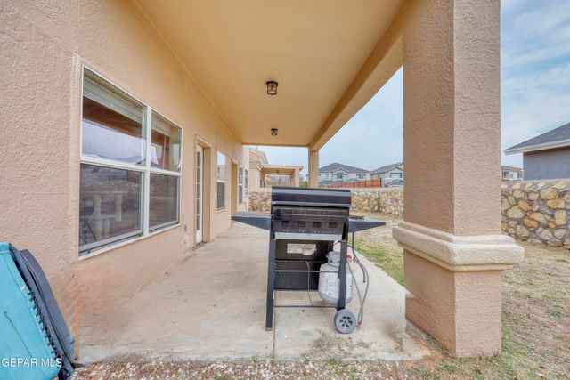 5448 MANUEL GAMEROS Drive, El Paso, TX 79934