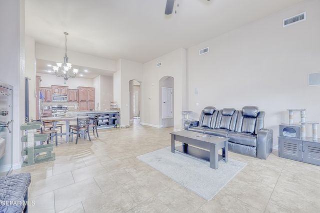 5448 MANUEL GAMEROS Drive, El Paso, TX 79934