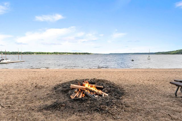 2xx Cove Road, Hudson, WI 54016