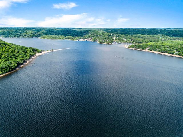 2xx Cove Road, Hudson, WI 54016