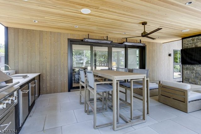 4 Harlow Pointe Cove, Green Brook Twp., NJ 08812