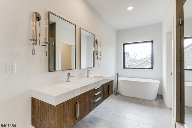 4 Harlow Pointe Cove, Green Brook Twp., NJ 08812