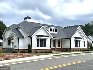 500 Mill Farm Ln, Monroe, GA 30655