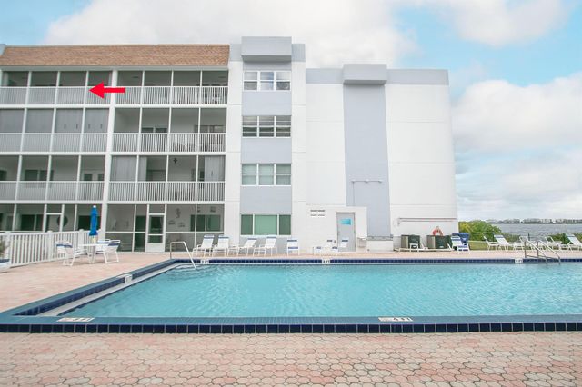 1502 S Lakeside Drive 410, Lake Worth Beach, FL 33460