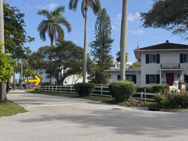 1502 S Lakeside Drive 410, Lake Worth Beach, FL 33460