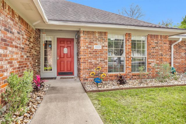 2009 Cobblestone Lane, Bryan, TX 77807