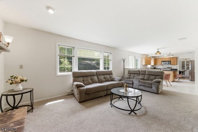 30 Elinora Dr, Wanaque Boro, NJ 07465