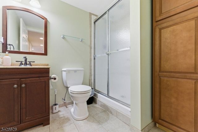 30 Elinora Dr, Wanaque Boro, NJ 07465