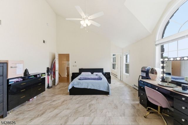 30 Elinora Dr, Wanaque Boro, NJ 07465