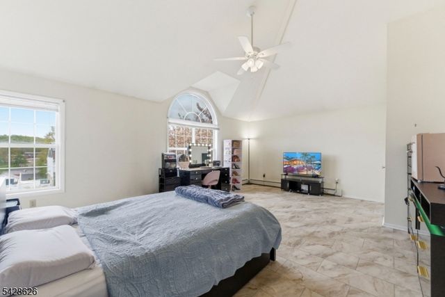 30 Elinora Dr, Wanaque Boro, NJ 07465