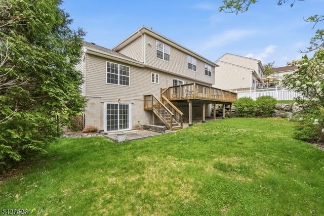30 Elinora Dr, Wanaque Boro, NJ 07465