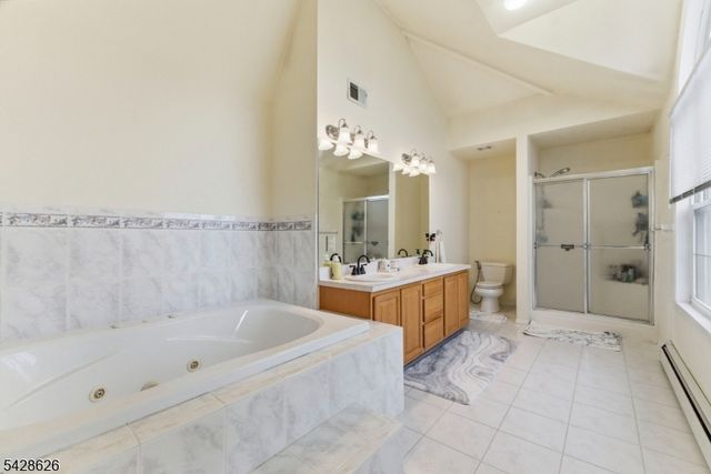 30 Elinora Dr, Wanaque Boro, NJ 07465