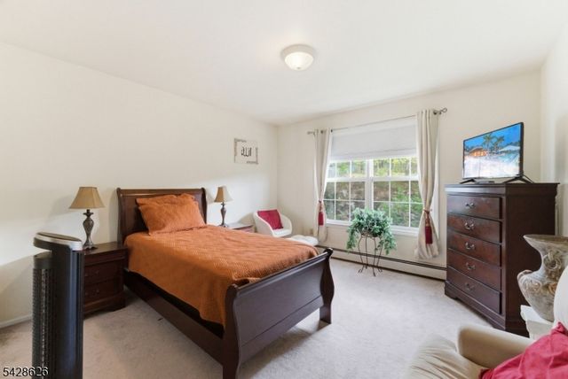 30 Elinora Dr, Wanaque Boro, NJ 07465
