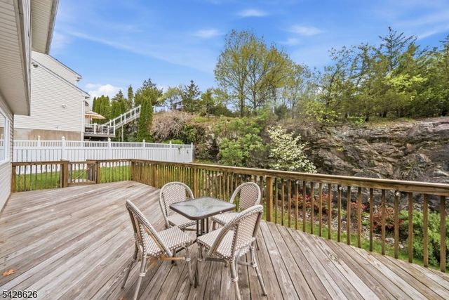 30 Elinora Dr, Wanaque Boro, NJ 07465