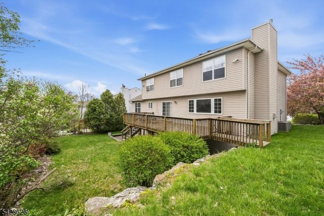 30 Elinora Dr, Wanaque Boro, NJ 07465