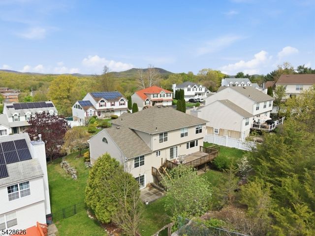 30 Elinora Dr, Wanaque Boro, NJ 07465