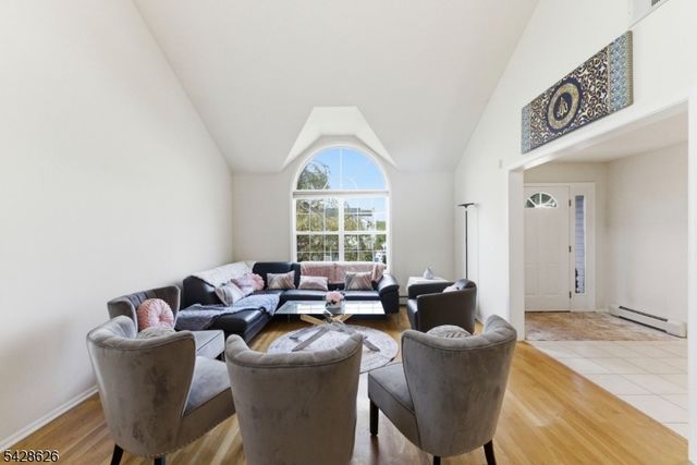 30 Elinora Dr, Wanaque Boro, NJ 07465
