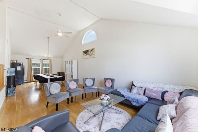 30 Elinora Dr, Wanaque Boro, NJ 07465