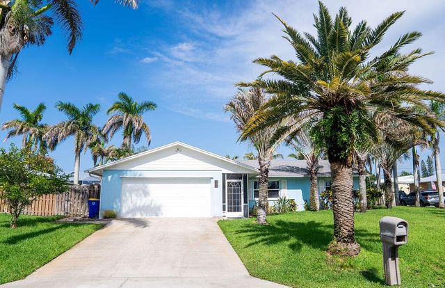 2445 NE 16th Court, Jensen Beach, FL 34957