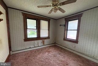526 MANOR RD, Beverly, NJ 08010