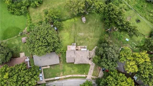 10142 Bennington Avenue, Kansas City, MO 64134