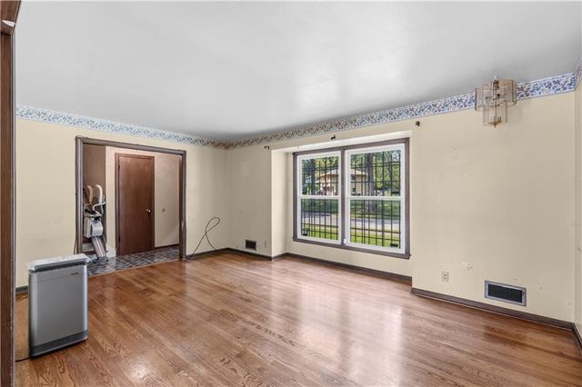 10142 Bennington Avenue, Kansas City, MO 64134