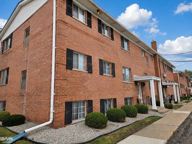 8161 DENWOOD Drive, Sterling Heights, MI 48312