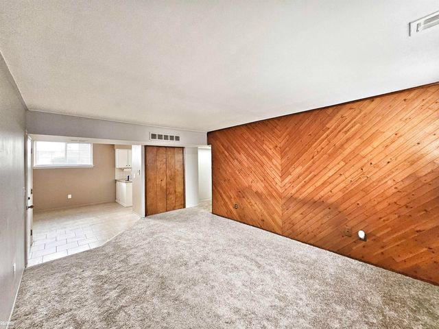 8161 DENWOOD Drive, Sterling Heights, MI 48312