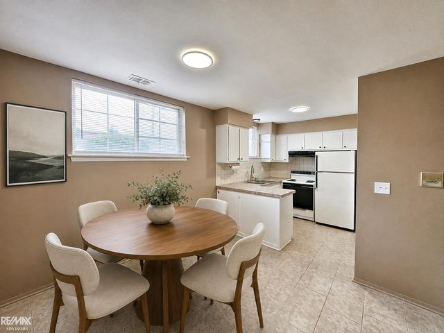 8161 DENWOOD Drive, Sterling Heights, MI 48312