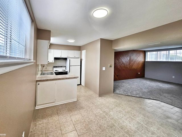 8161 DENWOOD Drive, Sterling Heights, MI 48312