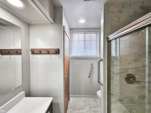8161 DENWOOD Drive, Sterling Heights, MI 48312