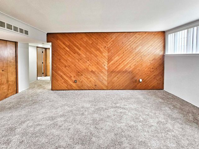 8161 DENWOOD Drive, Sterling Heights, MI 48312