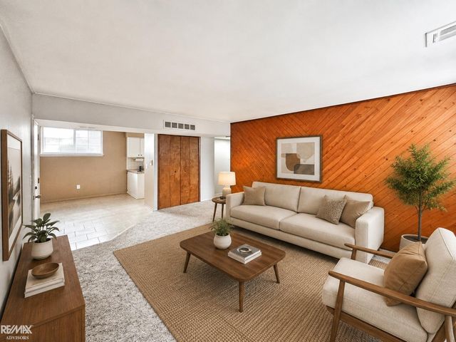 8161 DENWOOD Drive, Sterling Heights, MI 48312