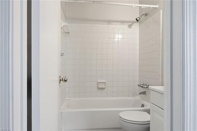 3212 Dunnbury CT, Virginia Beach, VA 23453