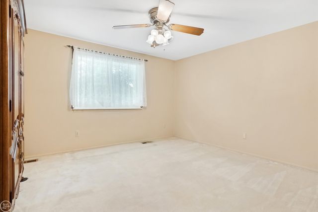 41970 Jason Drive, Clinton Township, MI 48038