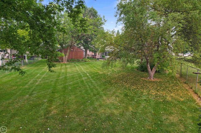 41970 Jason Drive, Clinton Township, MI 48038