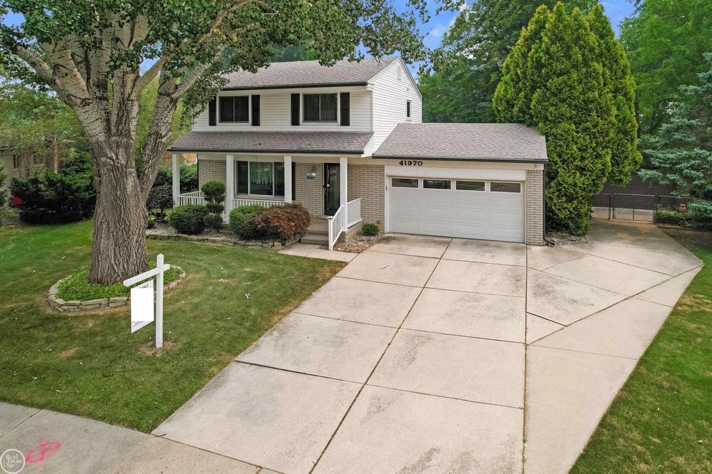 41970 Jason Drive, Clinton Township, MI 48038