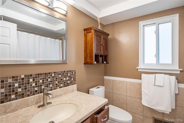 39912 Edmundton Drive, Canton, MI 48187