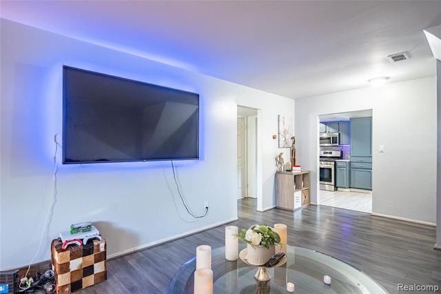 39912 Edmundton Drive, Canton, MI 48187