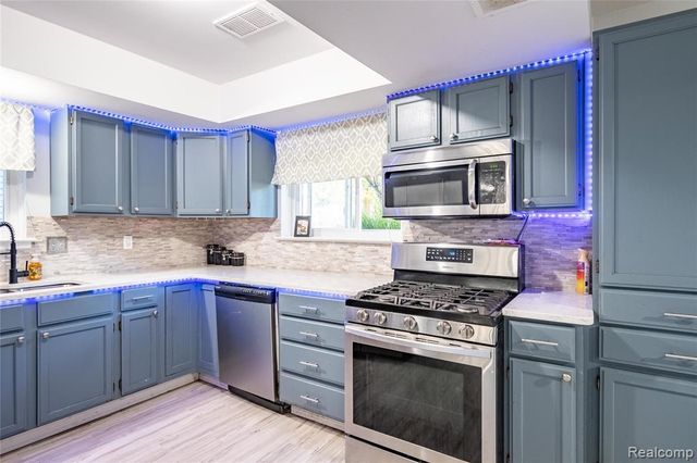 39912 Edmundton Drive, Canton, MI 48187