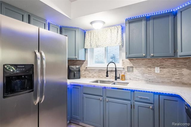 39912 Edmundton Drive, Canton, MI 48187