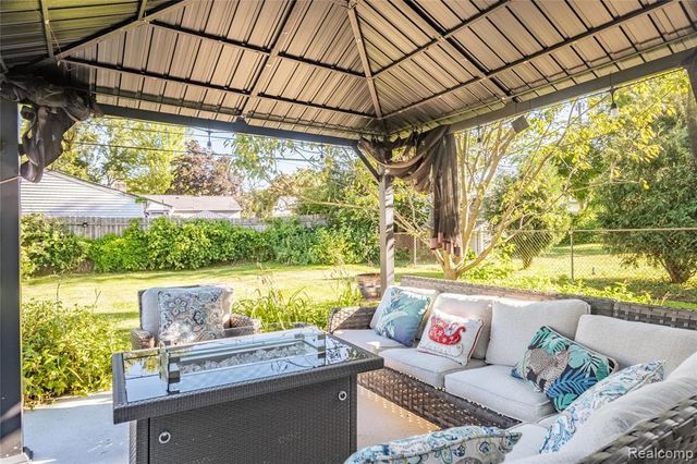 39912 Edmundton Drive, Canton, MI 48187