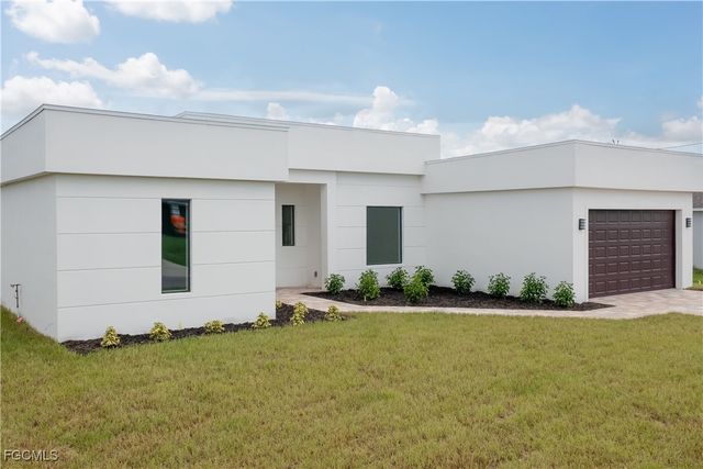 19 NW 14th PL, Cape Coral, FL 33993