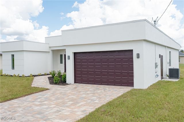 19 NW 14th PL, Cape Coral, FL 33993