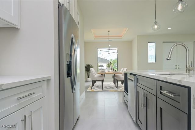 19 NW 14th PL, Cape Coral, FL 33993